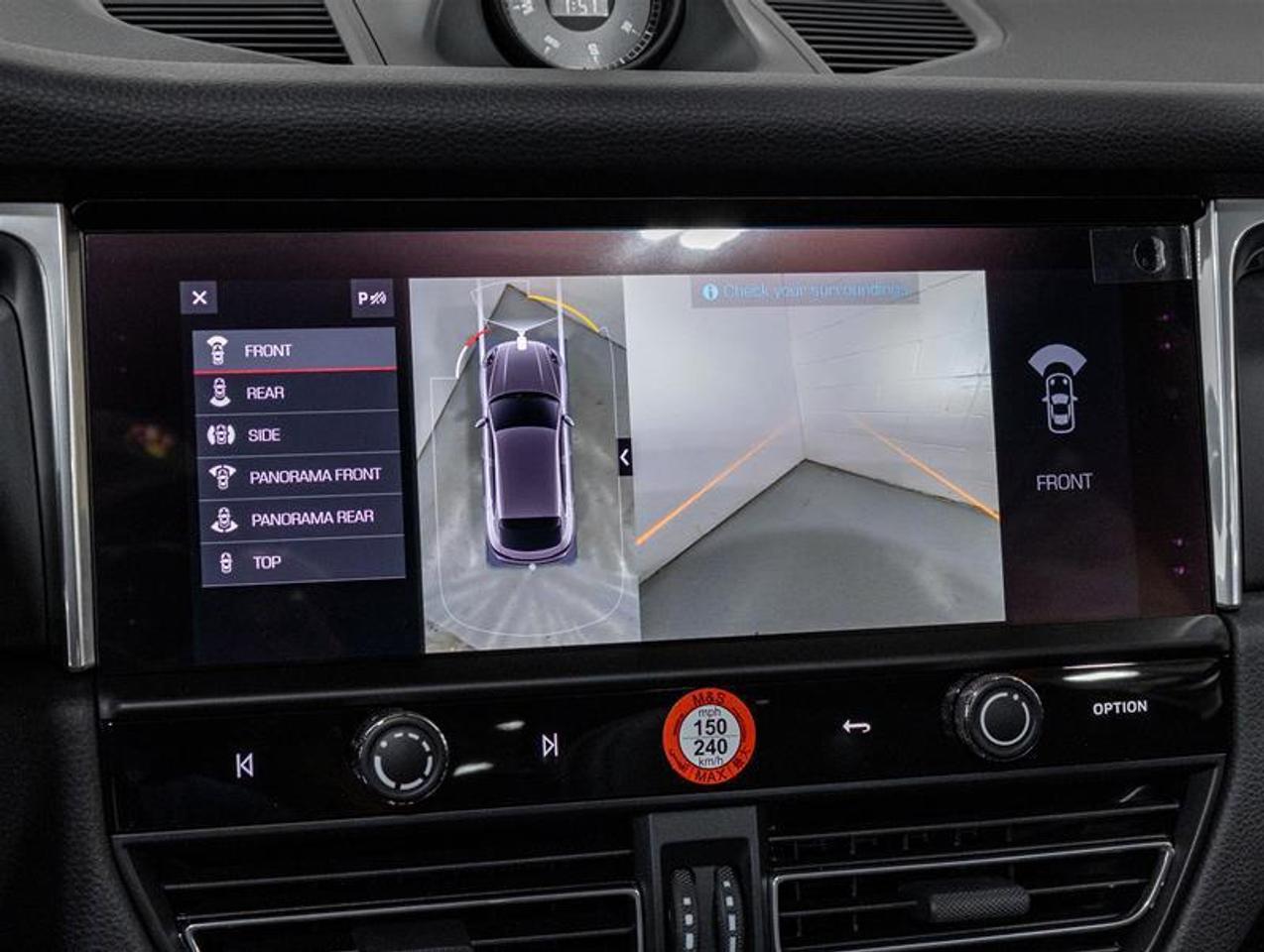 2026 Porsche Macan  Photo