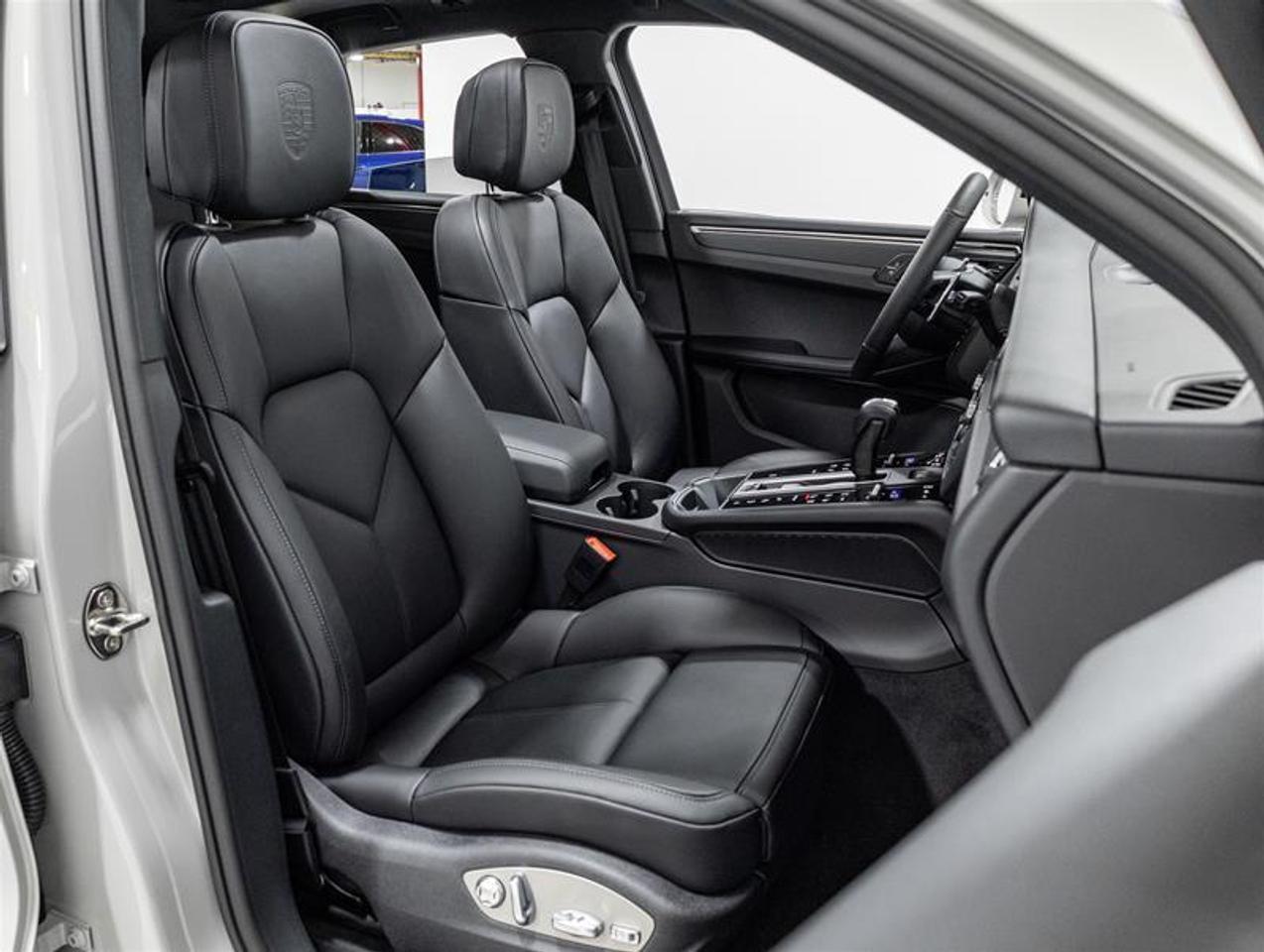 2026 Porsche Macan  Photo
