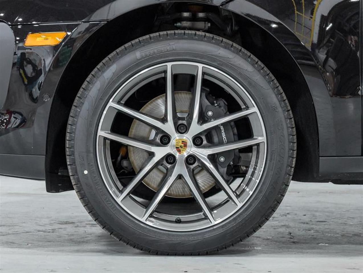 2026 Porsche Macan  Photo4