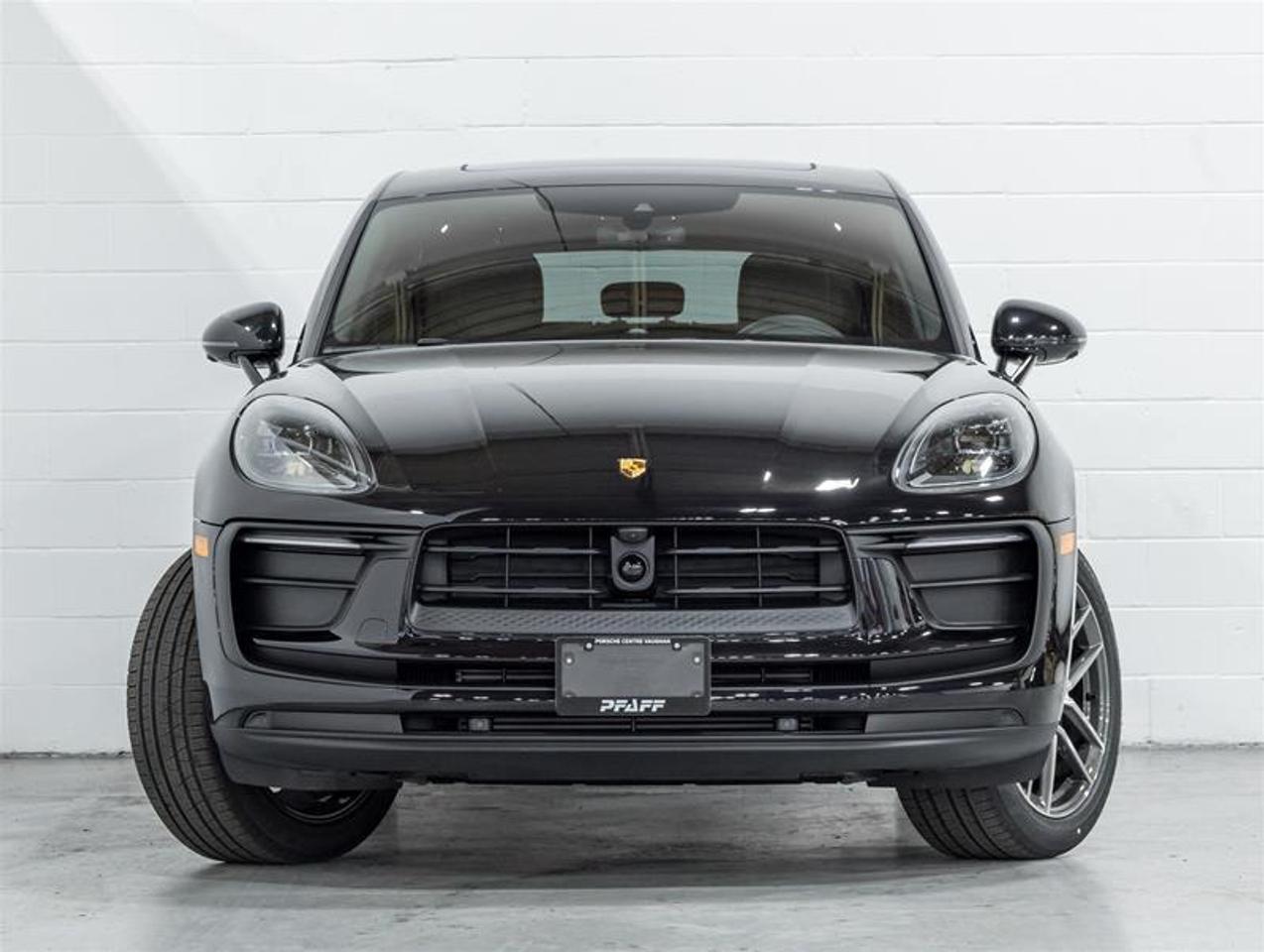 2026 Porsche Macan  Photo1