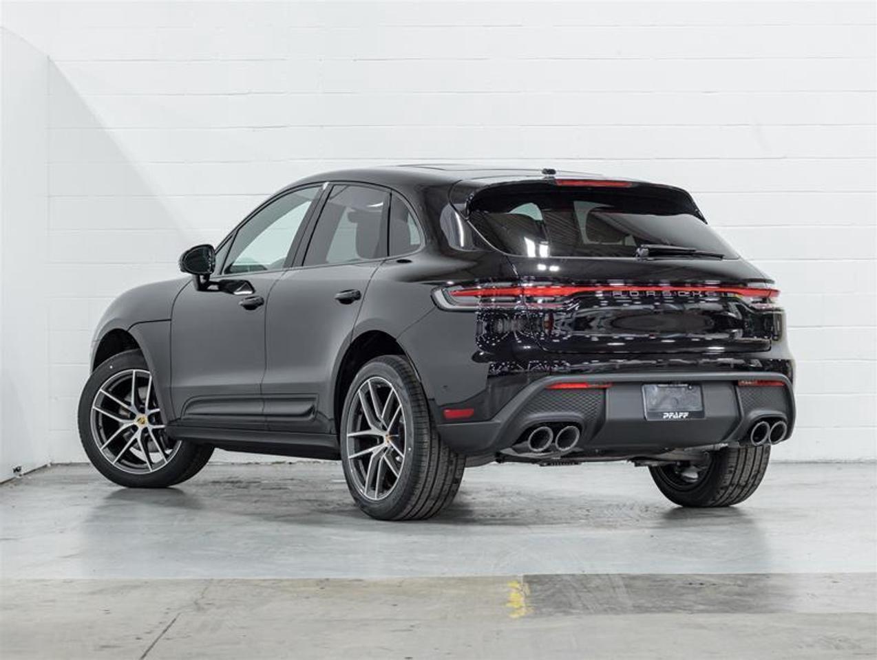 2026 Porsche Macan  Photo