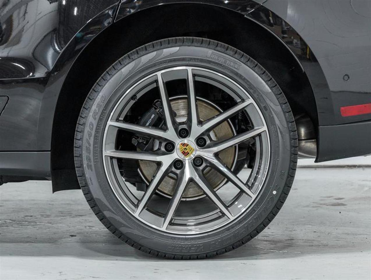 2026 Porsche Macan  Photo