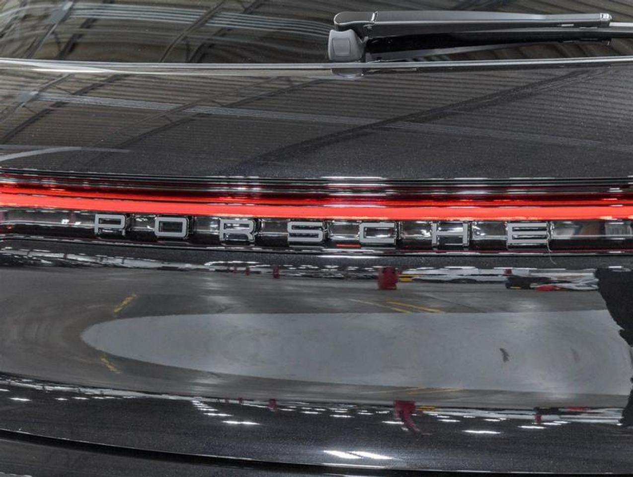 2026 Porsche Macan  Photo
