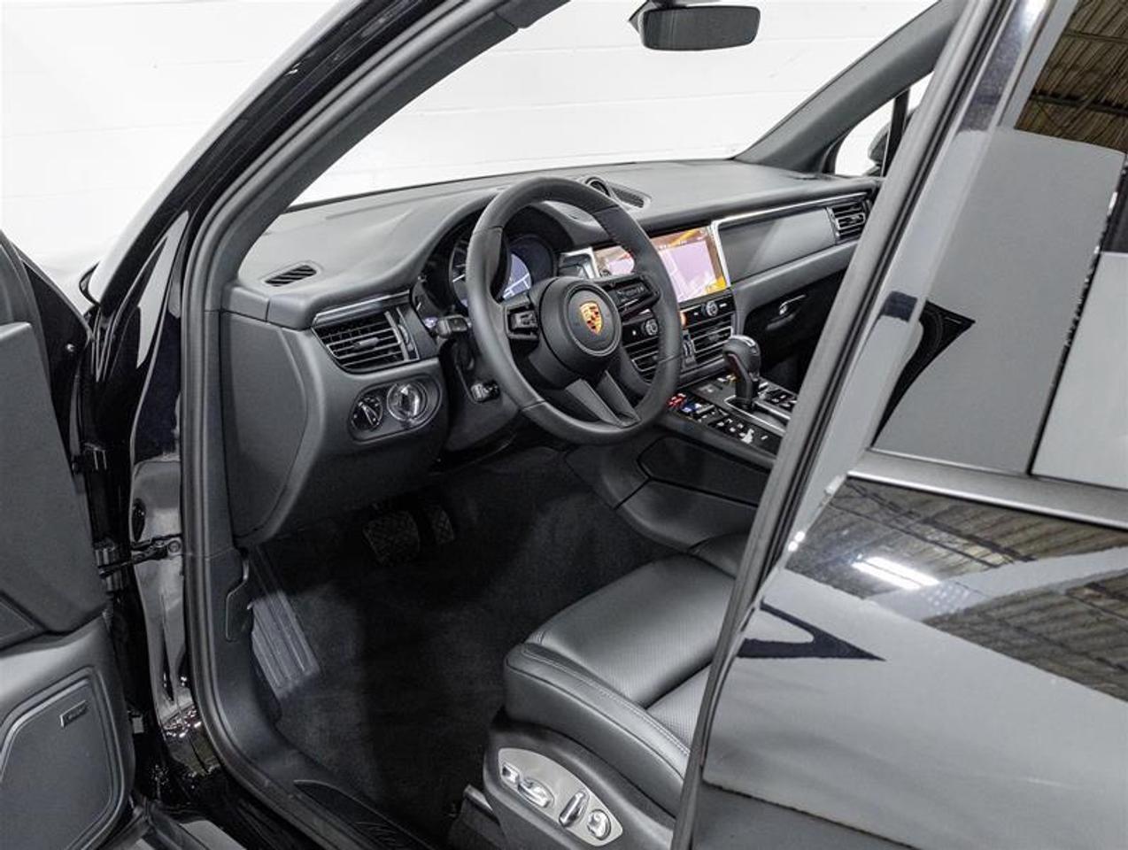 2026 Porsche Macan  Photo