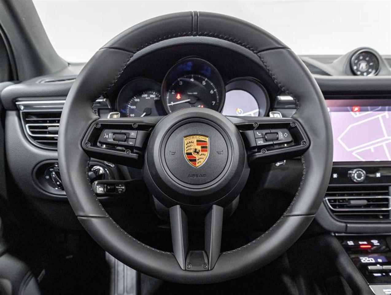 2026 Porsche Macan  Photo