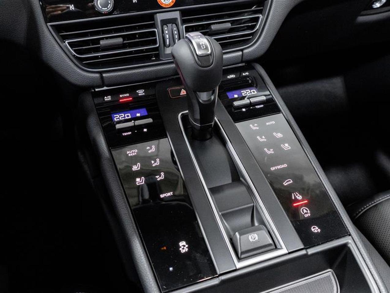 2026 Porsche Macan  Photo