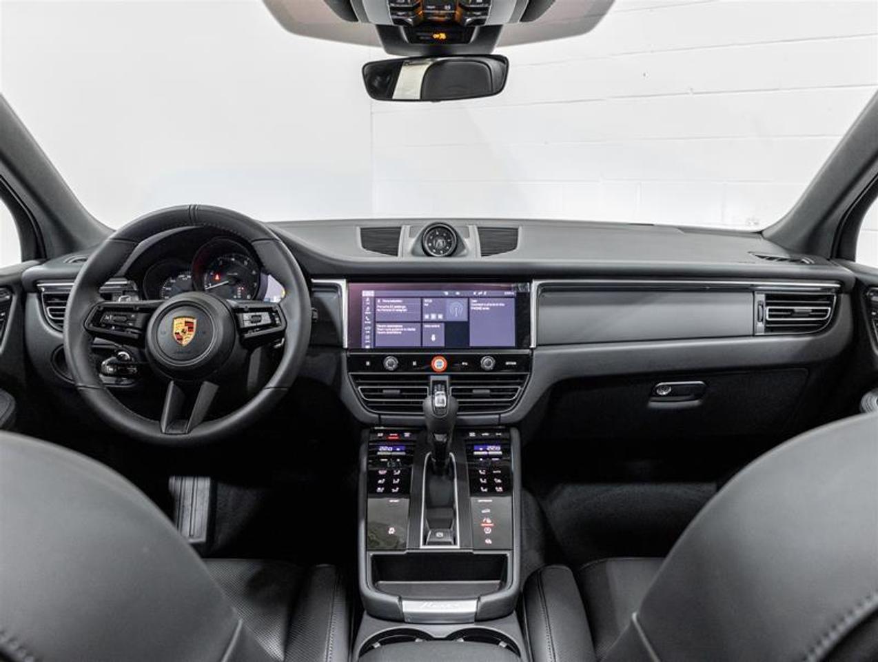 2026 Porsche Macan  Photo