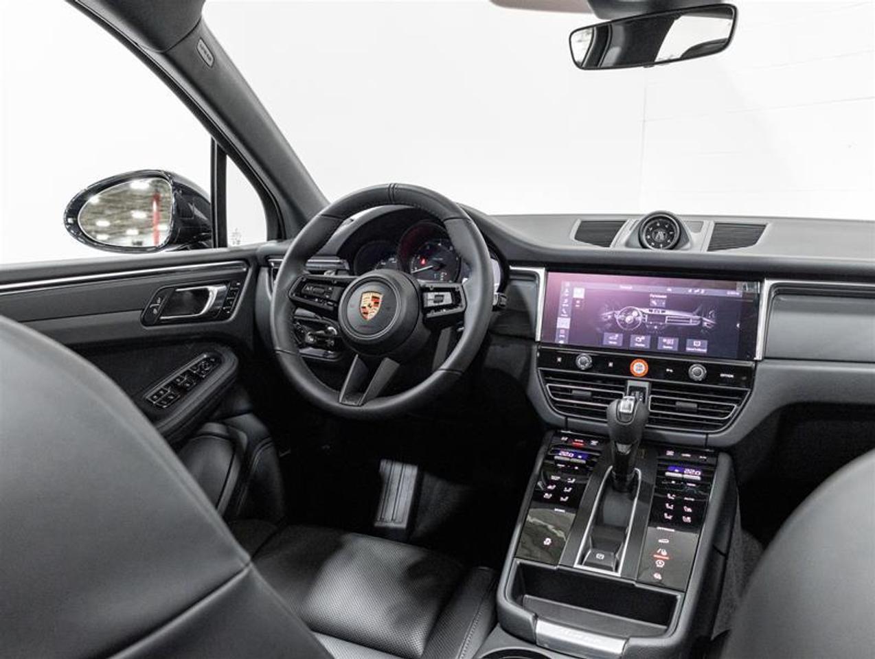 2026 Porsche Macan  Photo