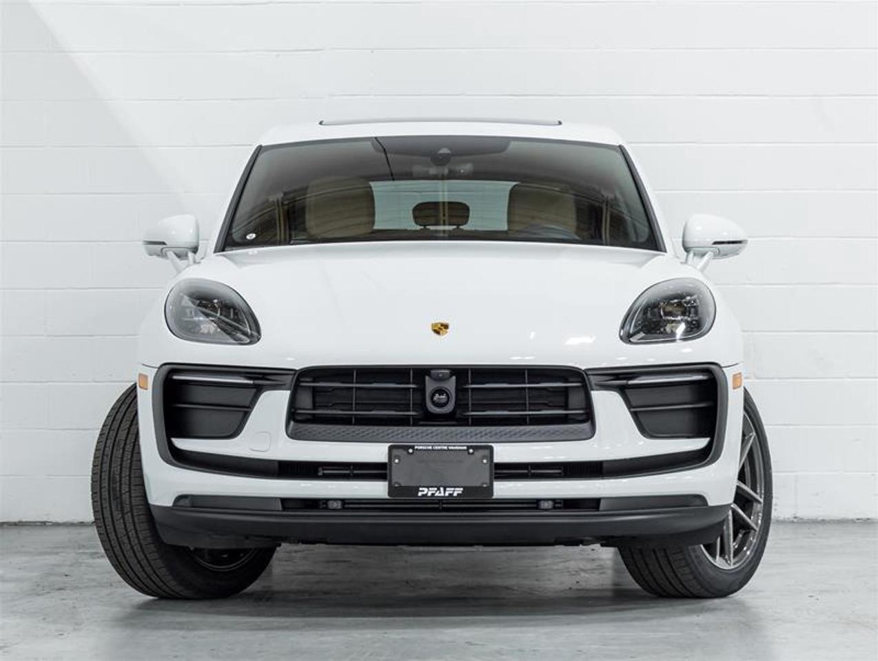 2026 Porsche Macan  Photo