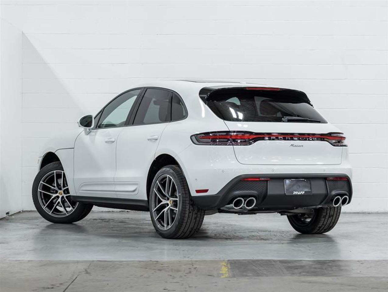 2026 Porsche Macan  Photo