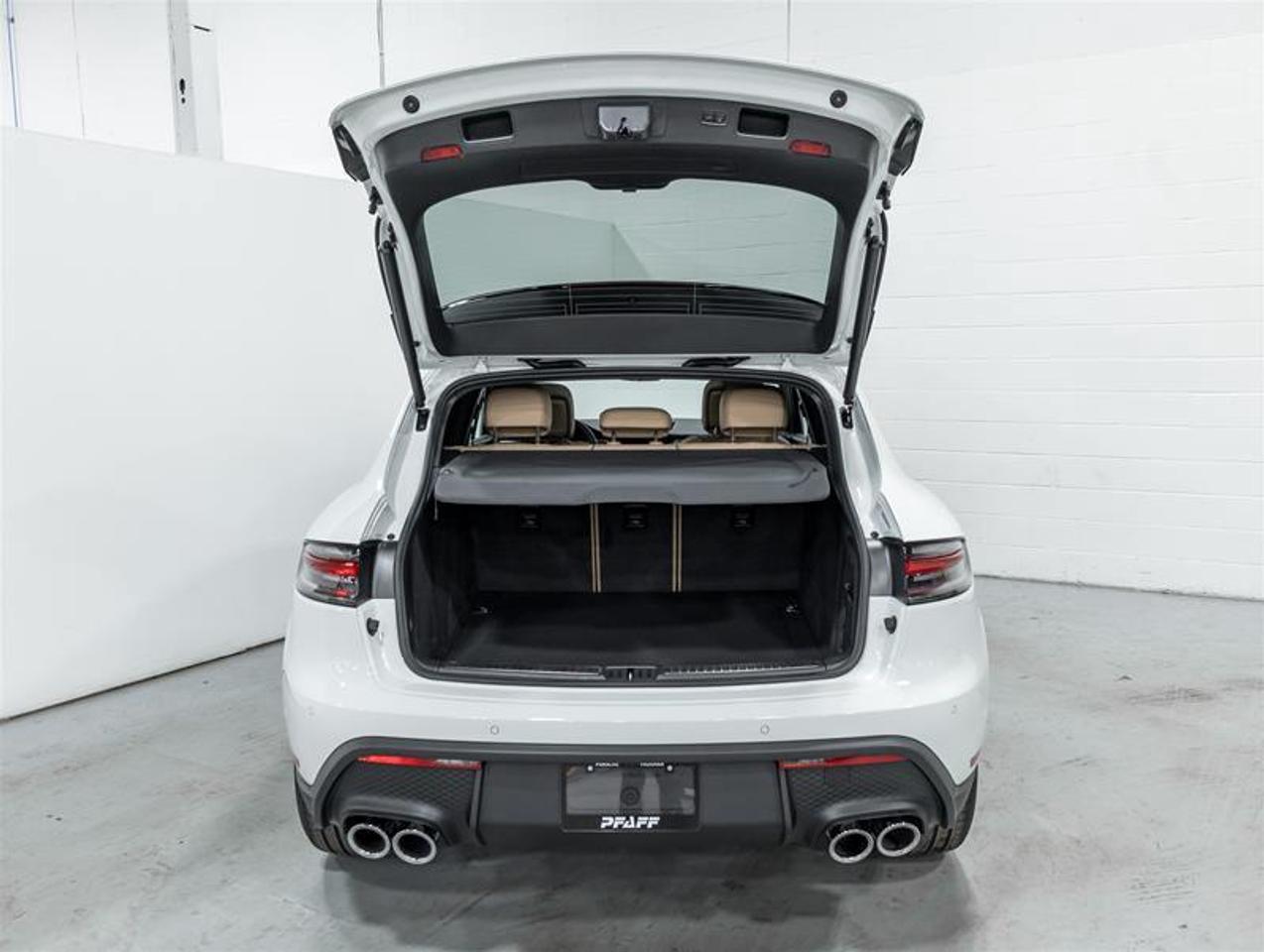 2026 Porsche Macan  Photo