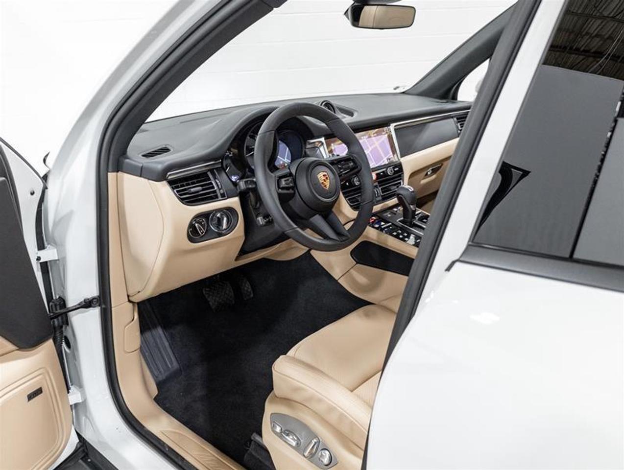 2026 Porsche Macan  Photo