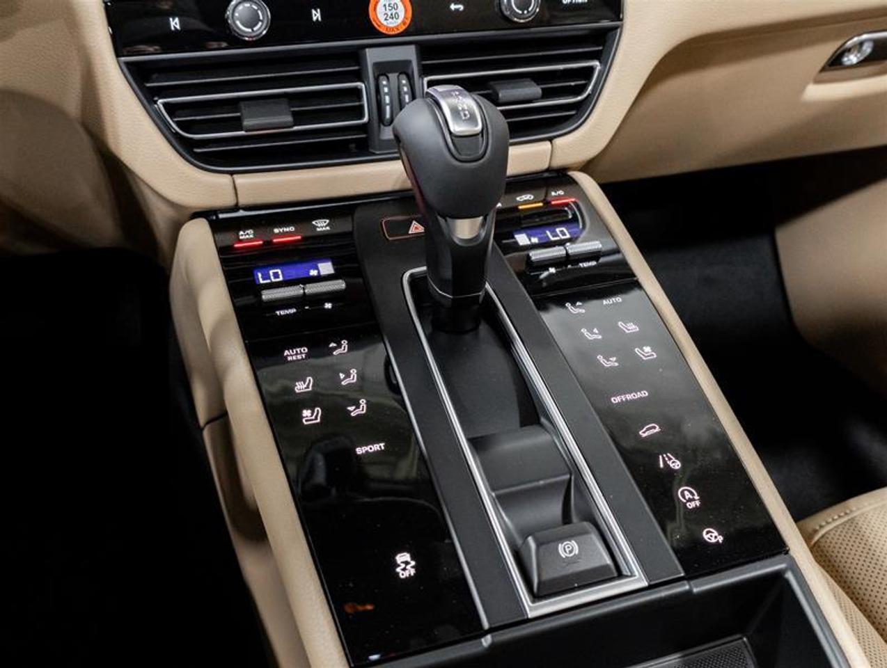 2026 Porsche Macan  Photo