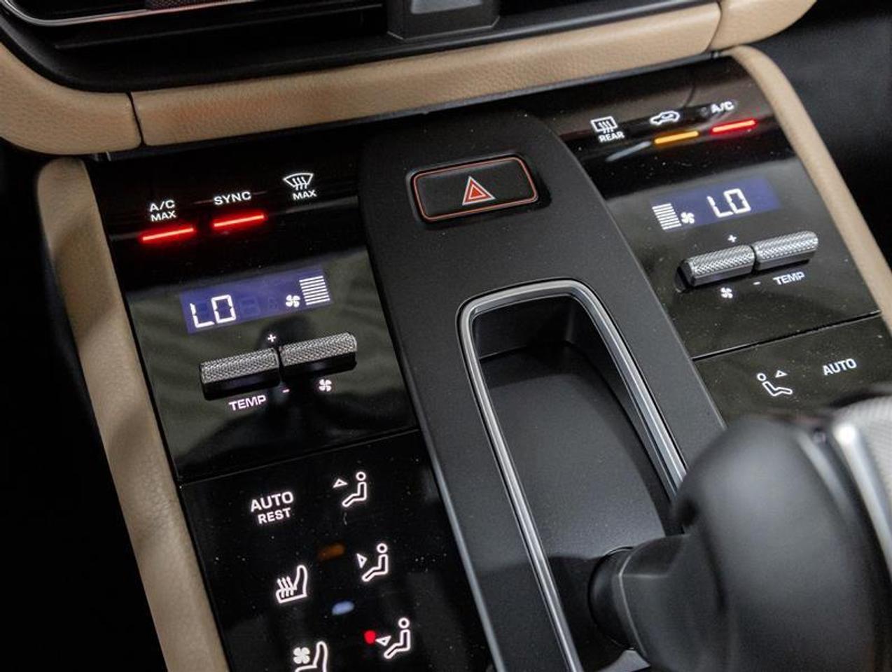 2026 Porsche Macan  Photo