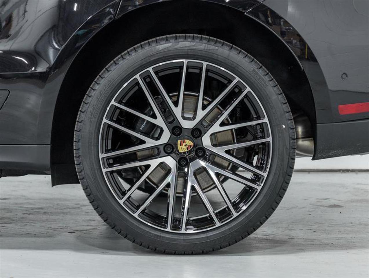 2026 Porsche Macan  Photo