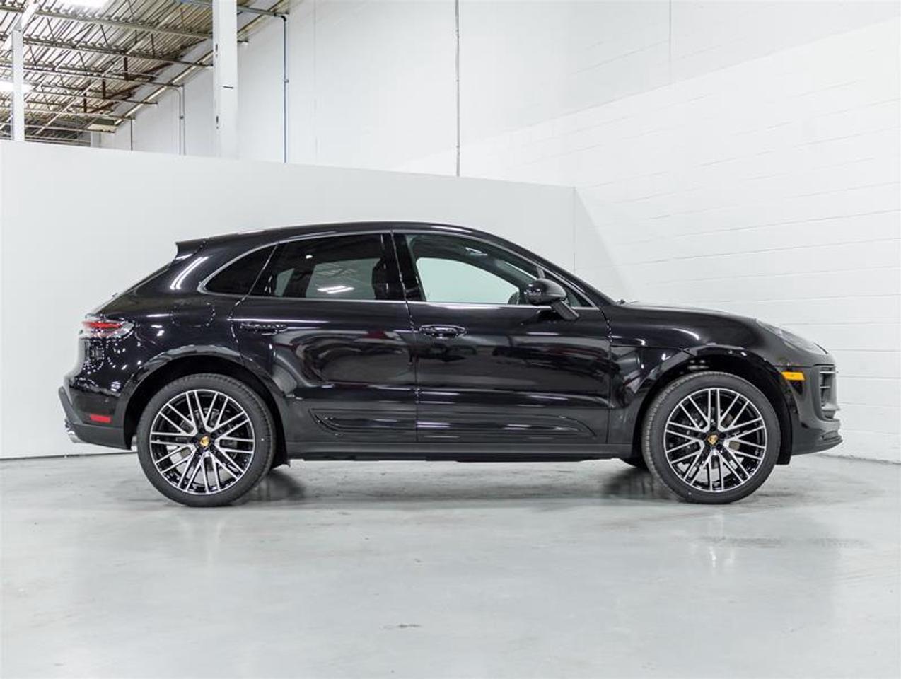 2026 Porsche Macan  Photo
