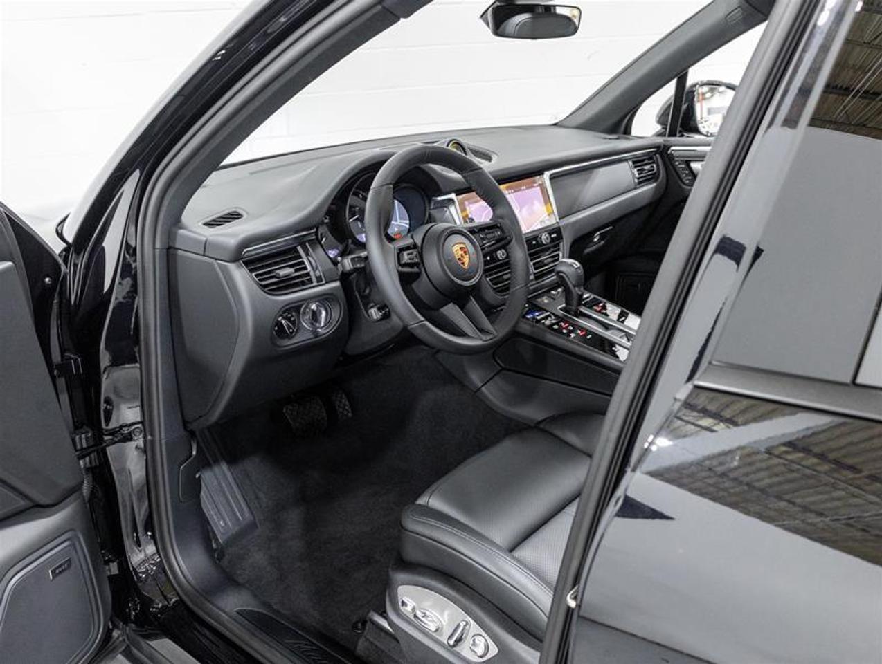 2026 Porsche Macan  Photo