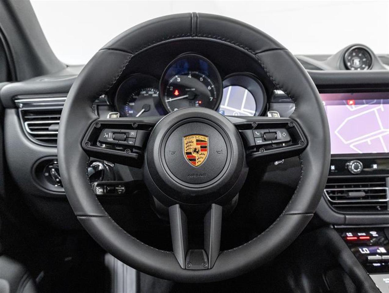2026 Porsche Macan  Photo