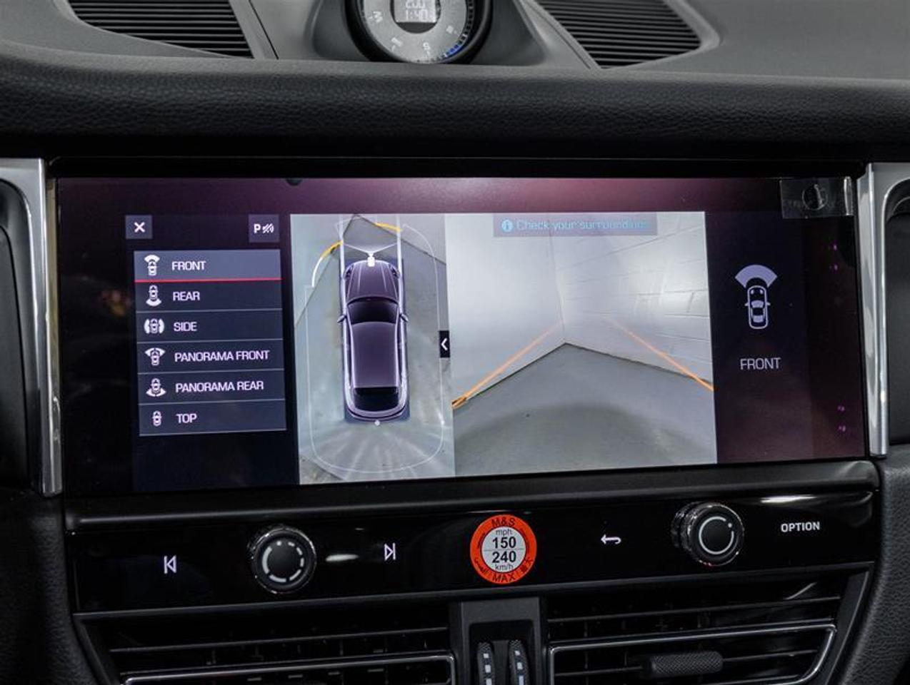 2026 Porsche Macan  Photo