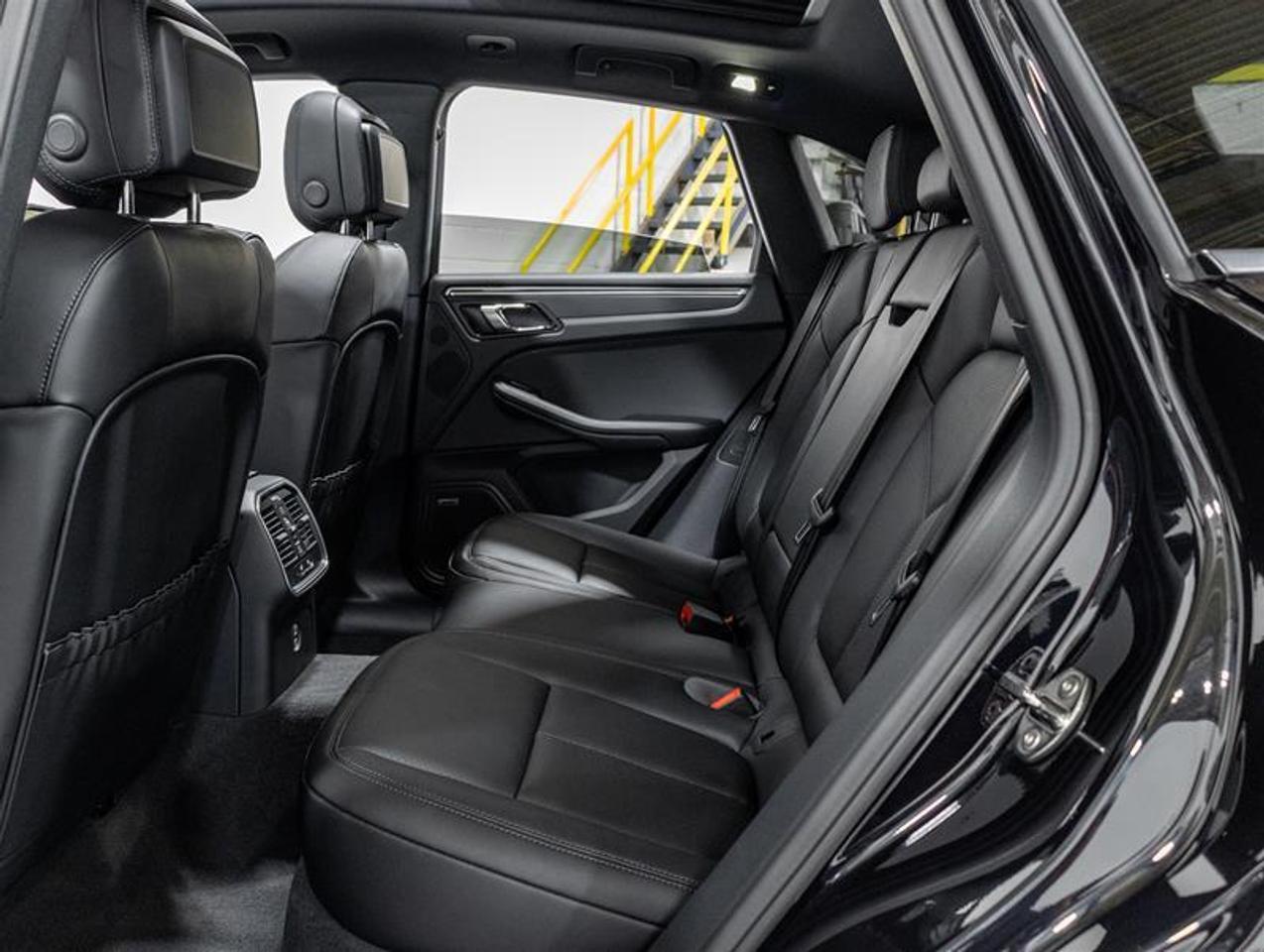 2026 Porsche Macan  Photo