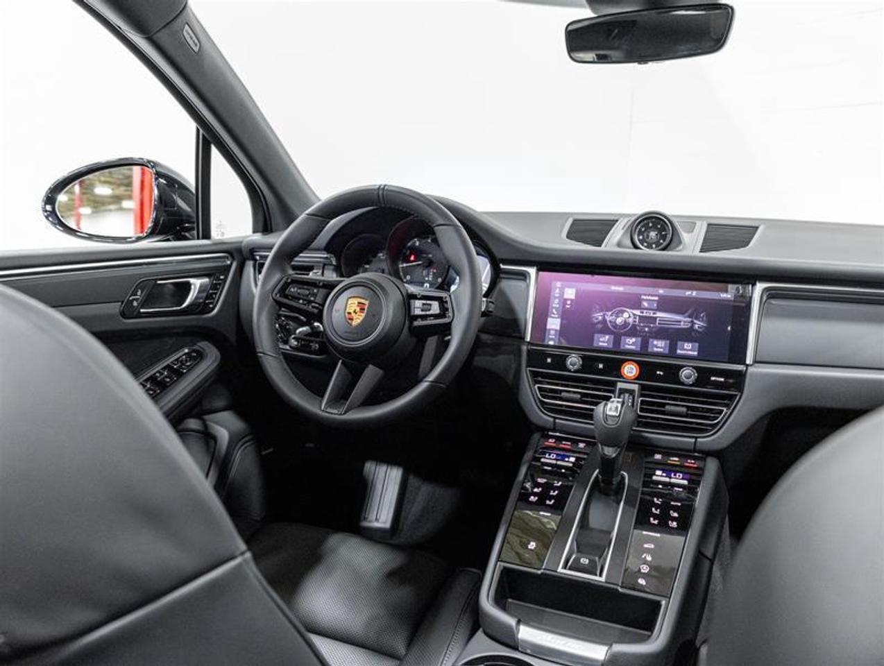 2026 Porsche Macan  Photo