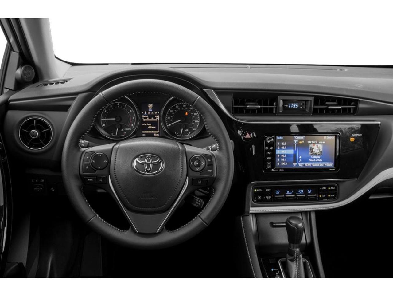 2017 Toyota Corolla iM Base (CVT) 5dr Hatchback Photo