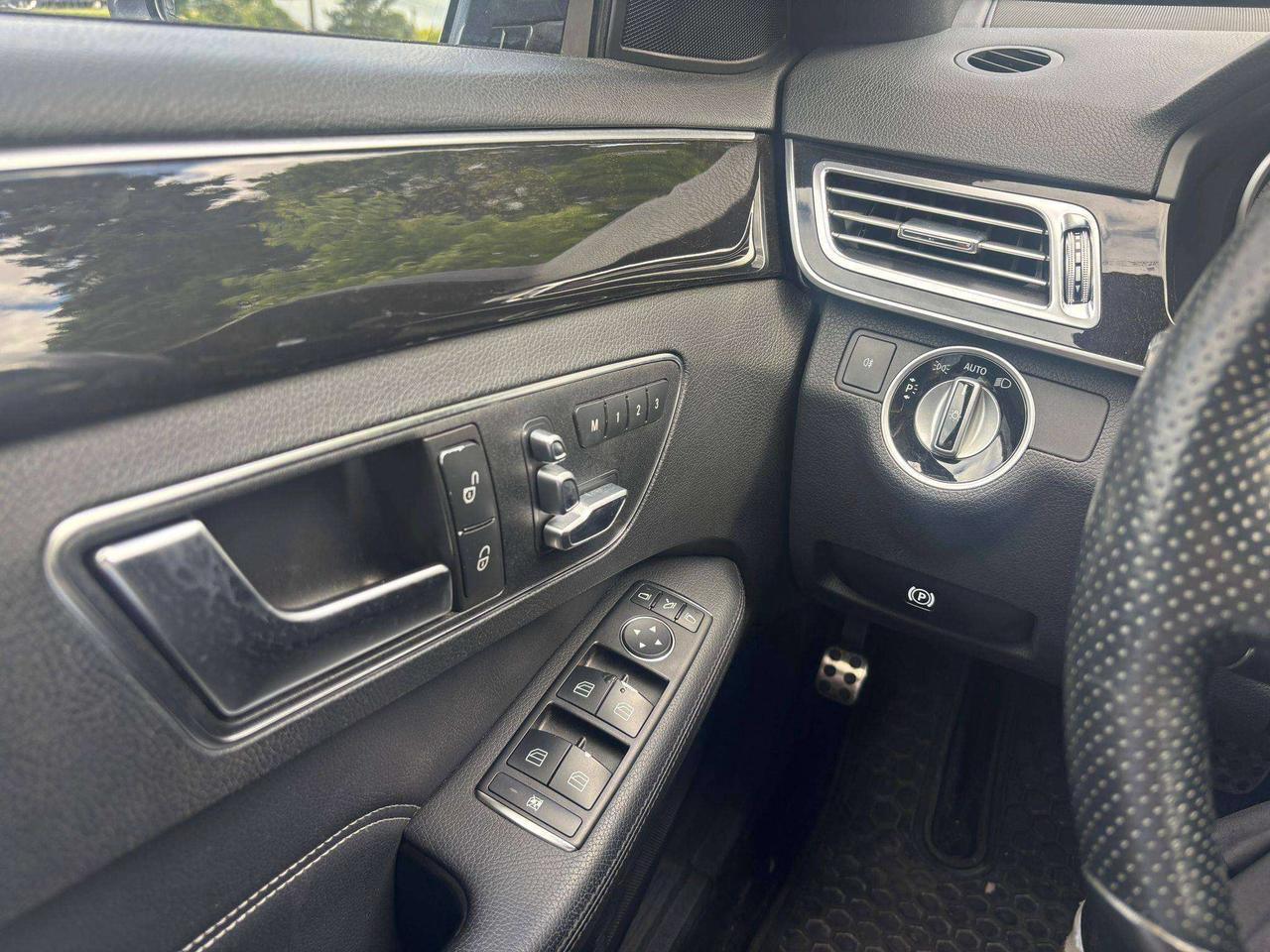 2014 Mercedes-Benz E-Class E 250 BlueTEC Diesal Sunroof Back-up Camera Photo