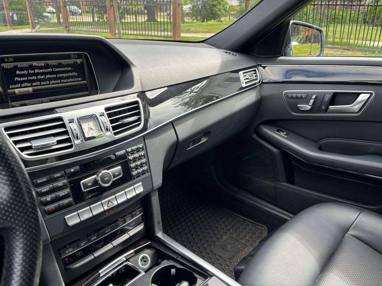 2014 Mercedes-Benz E-Class E 250 BlueTEC Diesal Sunroof Back-up Camera Photo