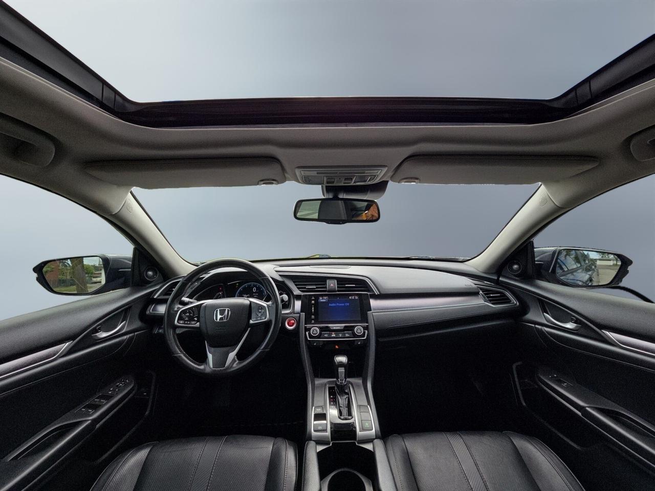 2018 Honda Civic Touring * CARPLAY / SUNROOF / LEATHER / ALLOYS / N Photo