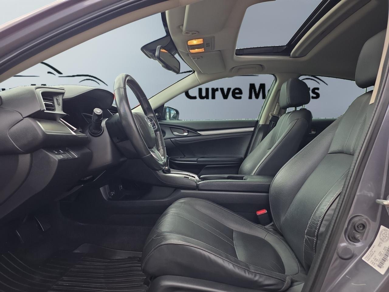 2018 Honda Civic Touring * CARPLAY / SUNROOF / LEATHER / ALLOYS / N Photo