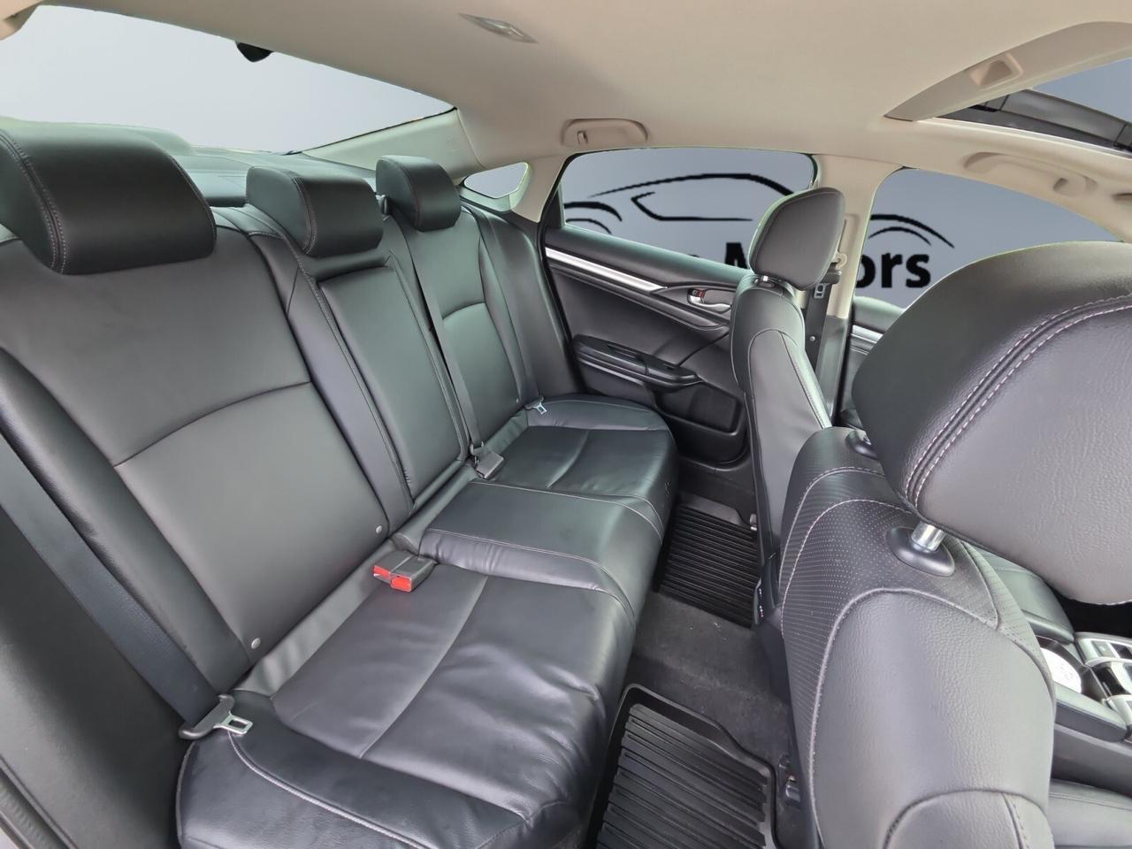 2018 Honda Civic Touring * CARPLAY / SUNROOF / LEATHER / ALLOYS / N Photo