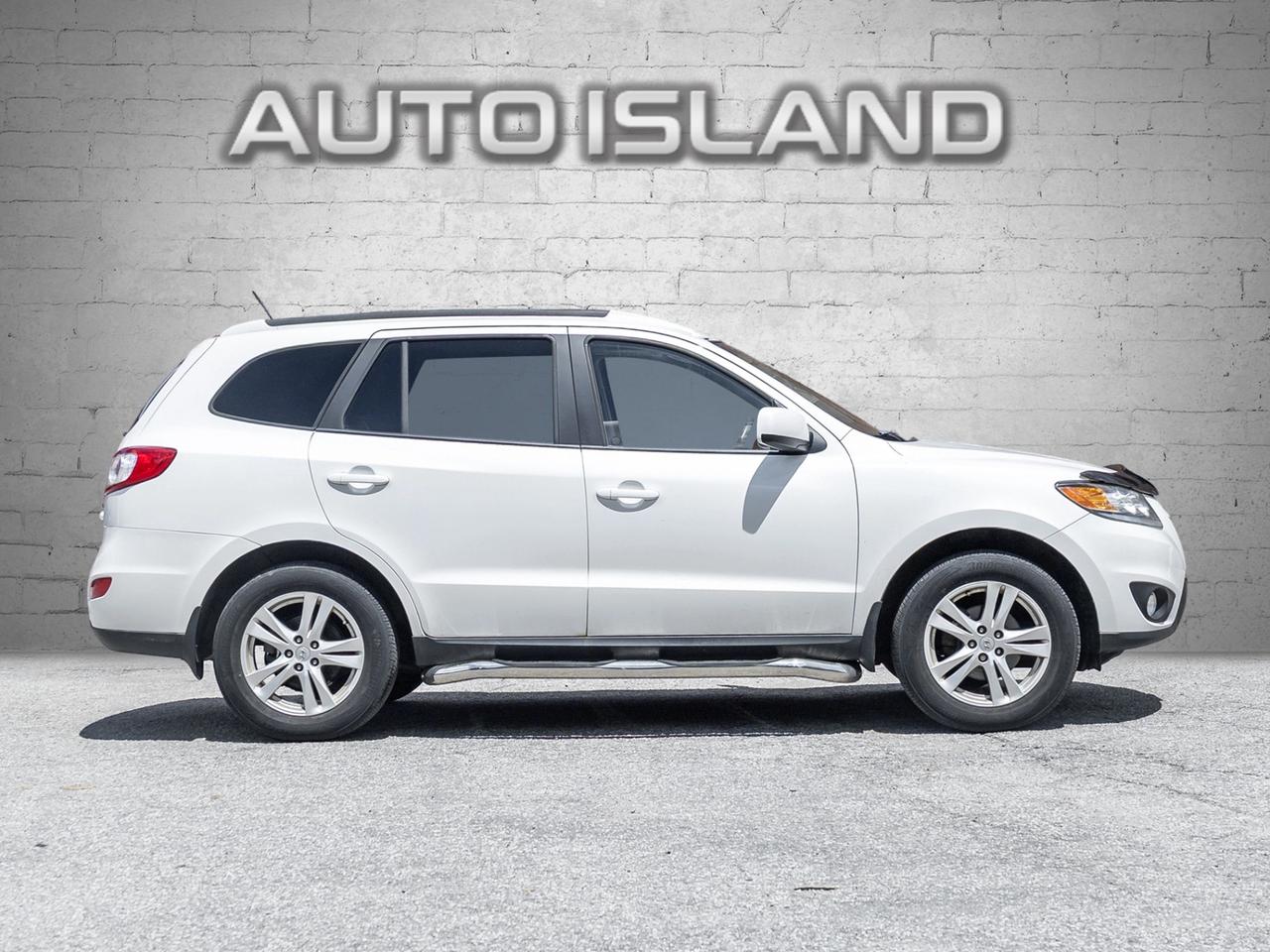 2012 Hyundai Santa Fe FWD I4 GL Premium Photo