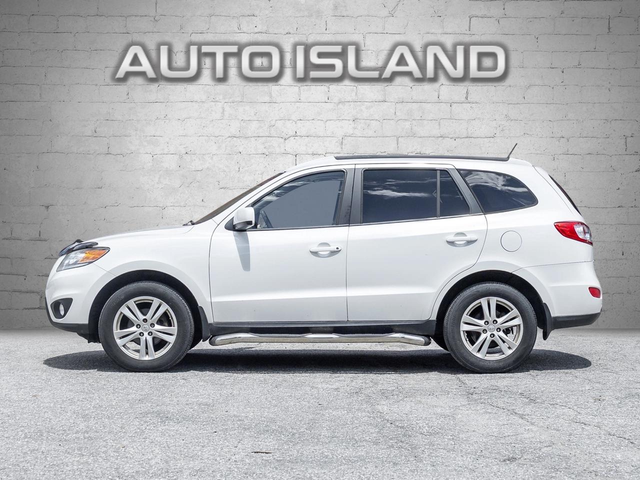 2012 Hyundai Santa Fe FWD I4 GL Premium Photo