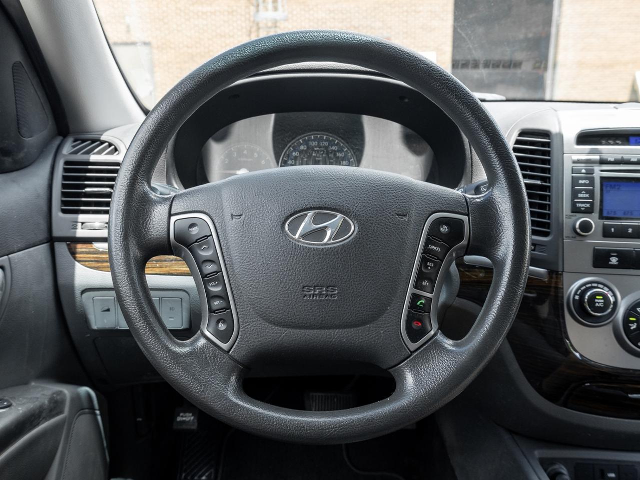 2012 Hyundai Santa Fe FWD I4 GL Premium Photo