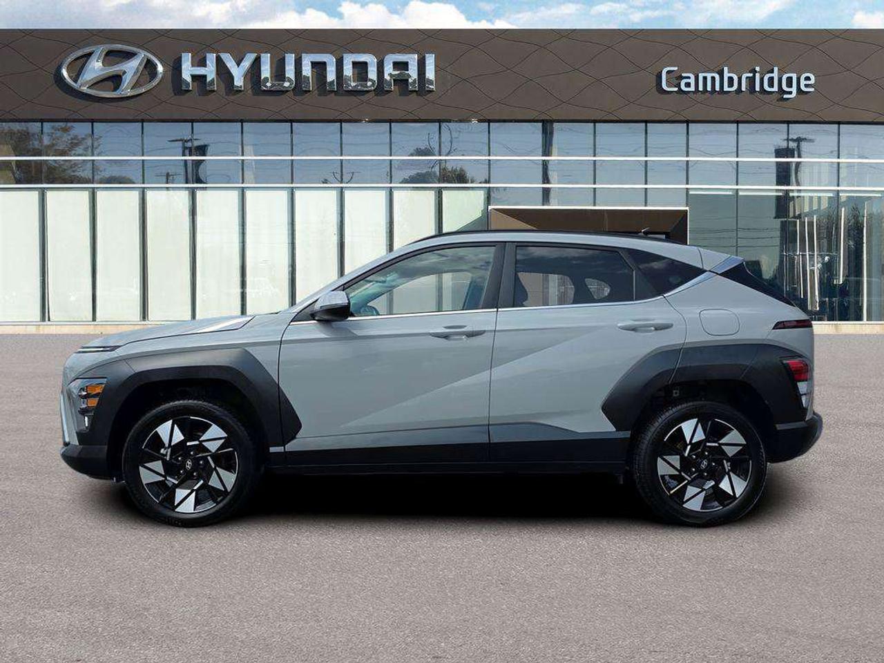 2025 Hyundai KONA Preferred Trend   SOLD! NO ACCIDENTS LEATHER 8.1L/100KM Photo