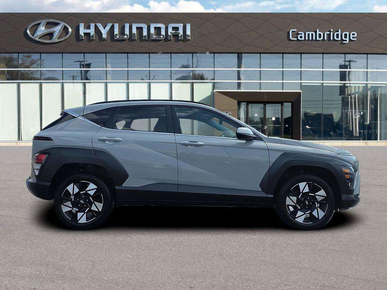 2025 Hyundai KONA Preferred Trend   SOLD! NO ACCIDENTS LEATHER 8.1L/100KM Photo