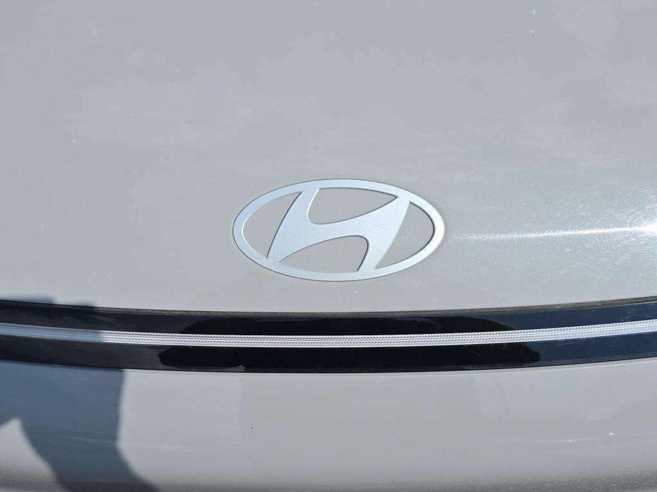 2025 Hyundai KONA Preferred Trend   SOLD! NO ACCIDENTS LEATHER 8.1L/100KM Photo