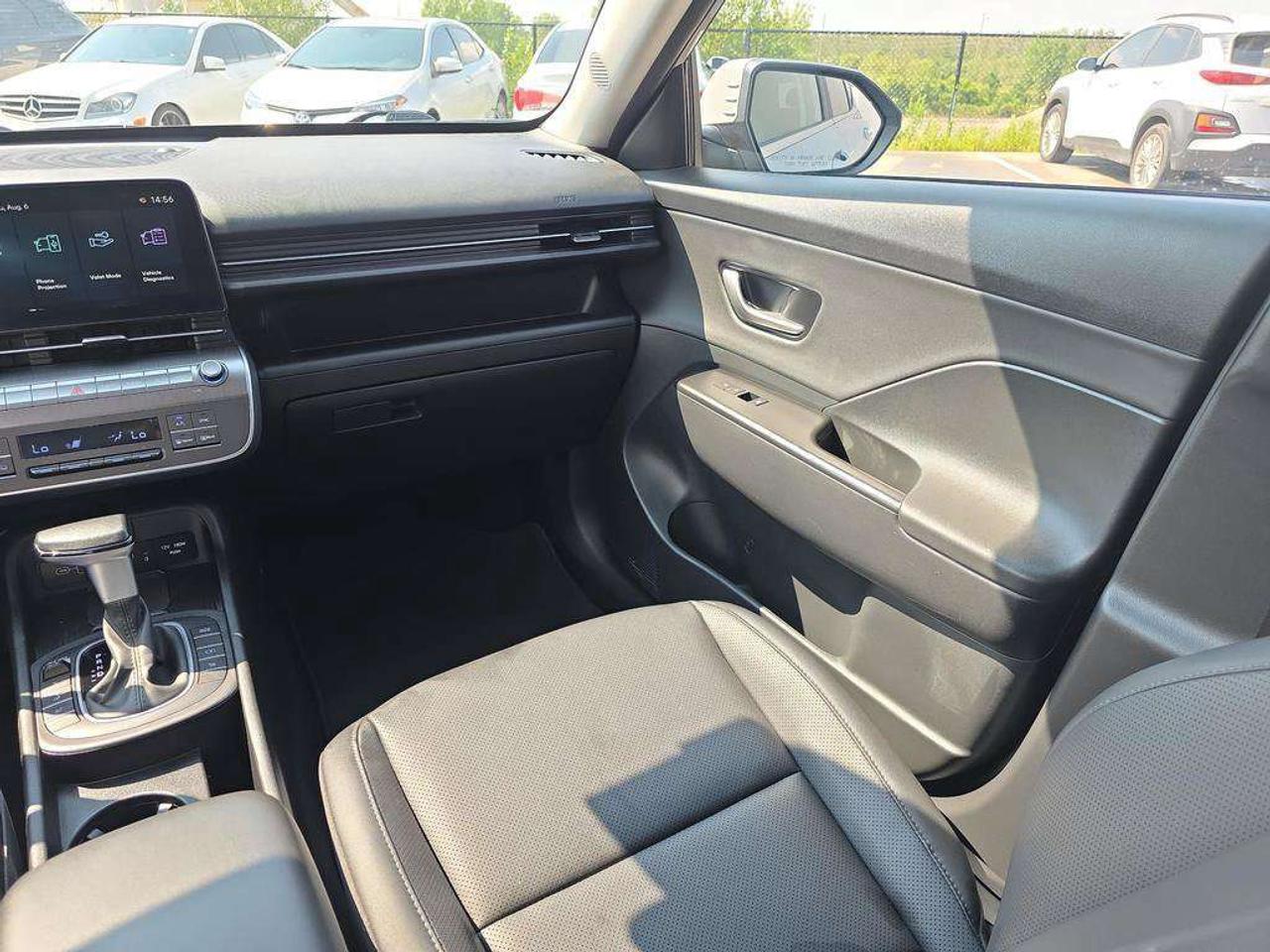 2025 Hyundai KONA Preferred Trend   SOLD! NO ACCIDENTS LEATHER 8.1L/100KM Photo