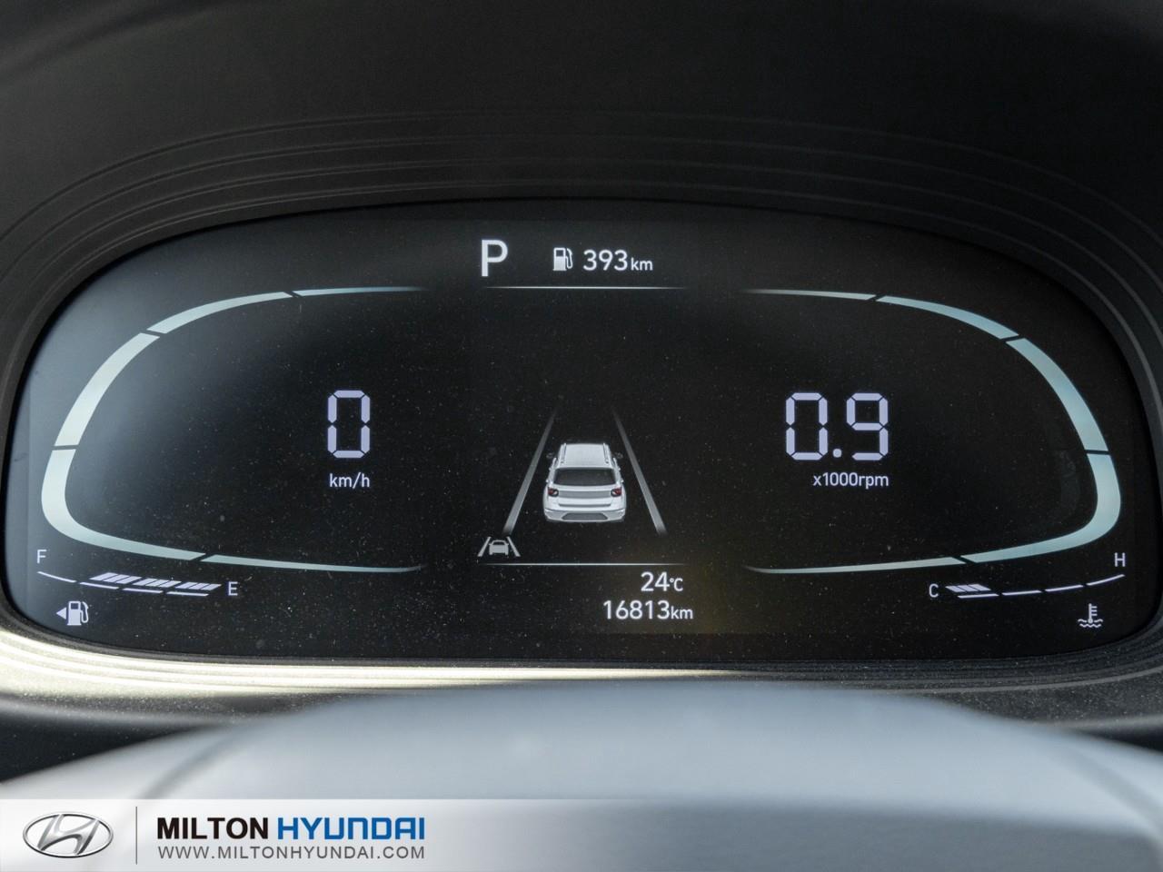 2025 Hyundai Venue Essential w/Two-Tone 4dr Front-Wheel Drive Photo