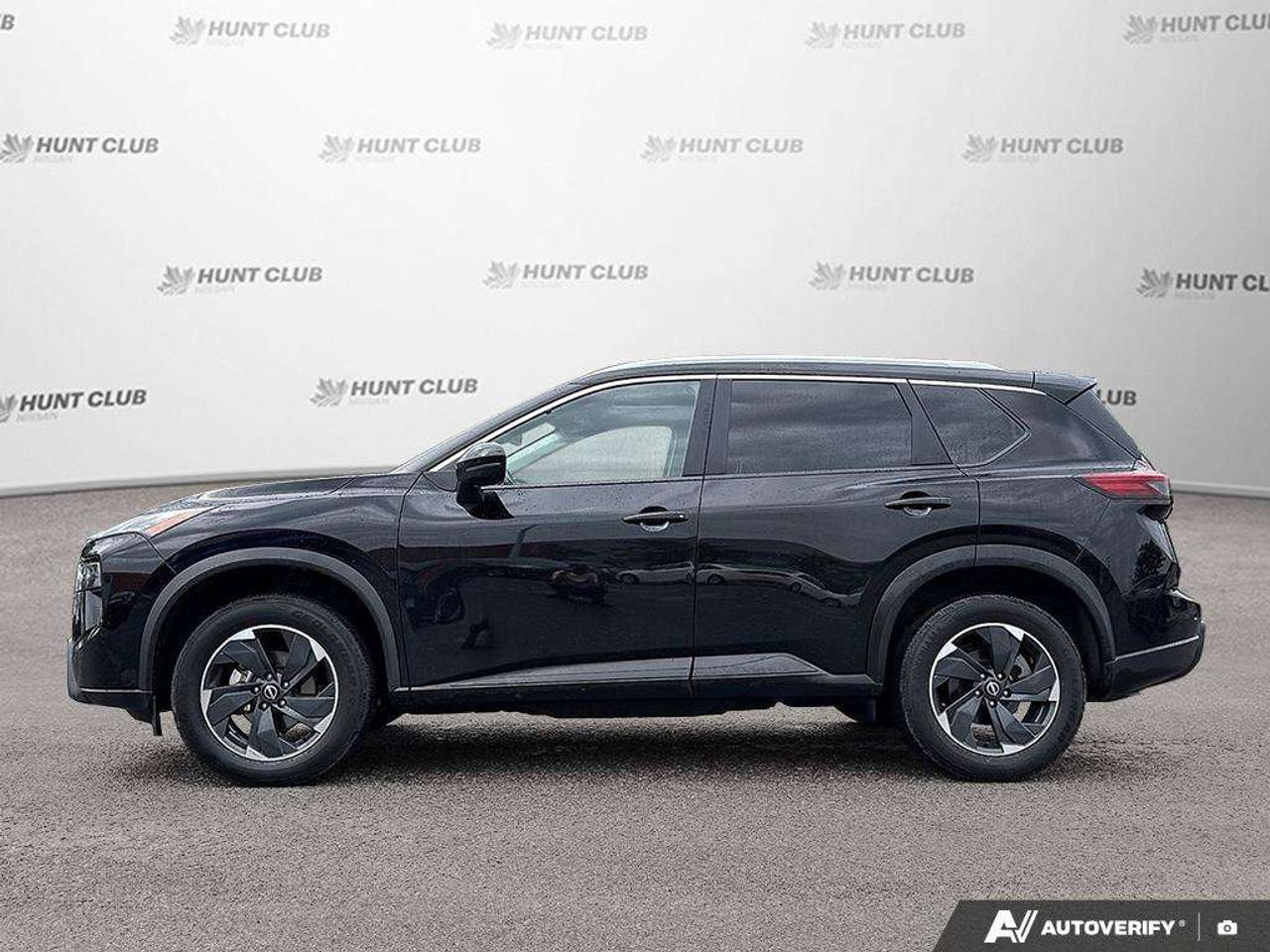 2025 Nissan Rogue SV Photo