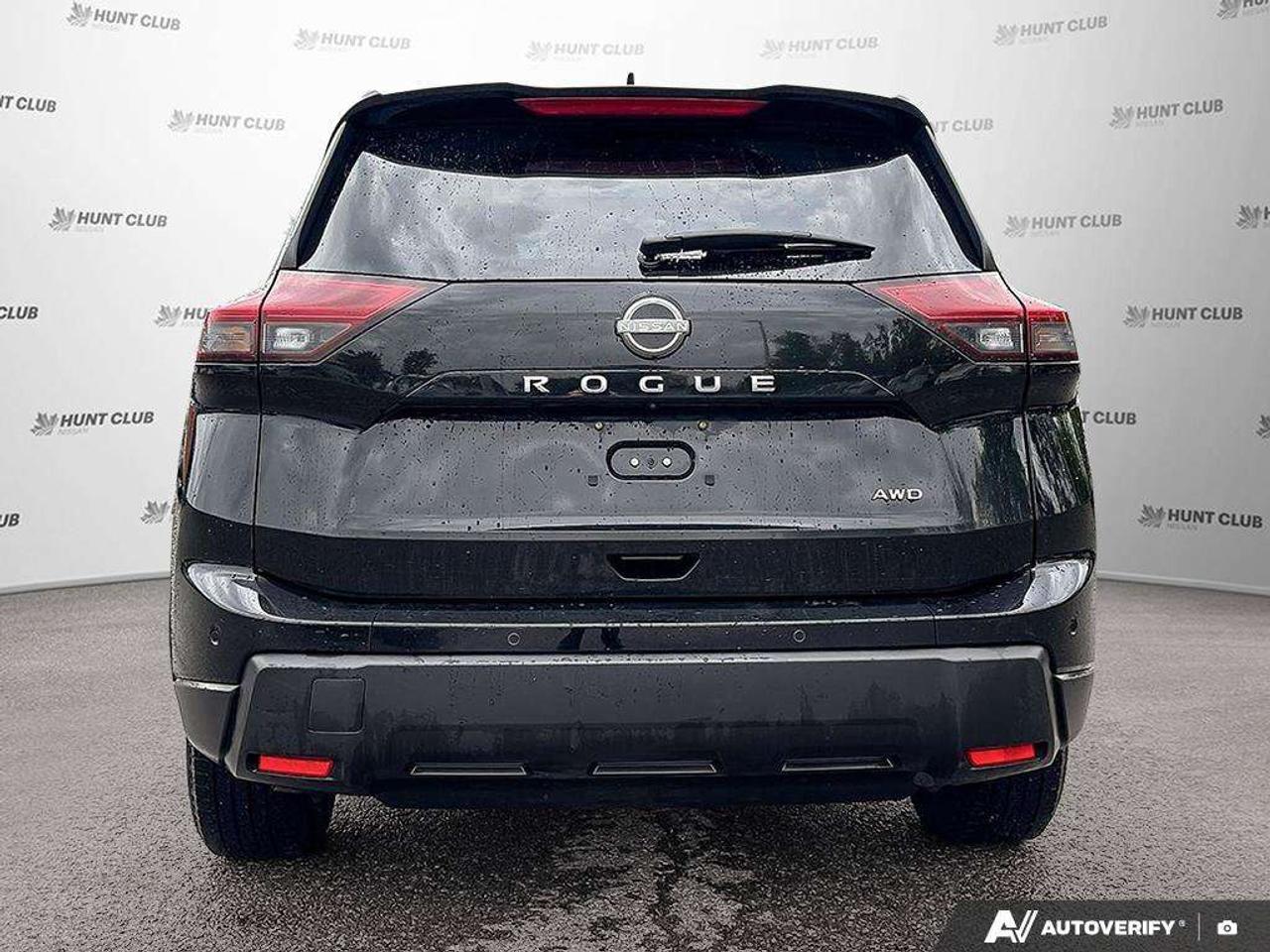 2025 Nissan Rogue SV Photo