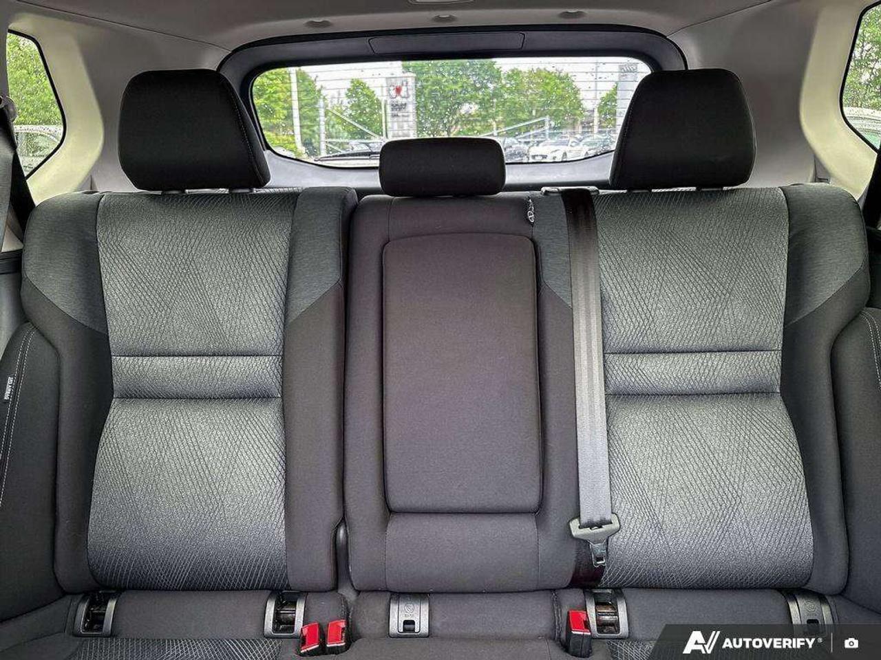 2025 Nissan Rogue SV Photo