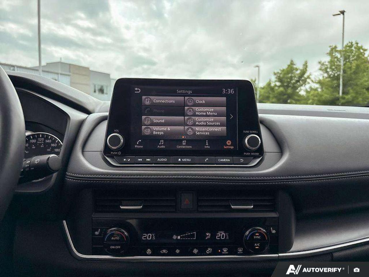2025 Nissan Rogue SV Photo