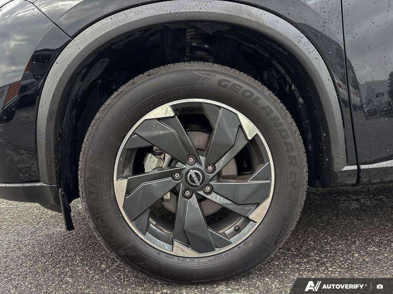 2025 Nissan Rogue SV Photo