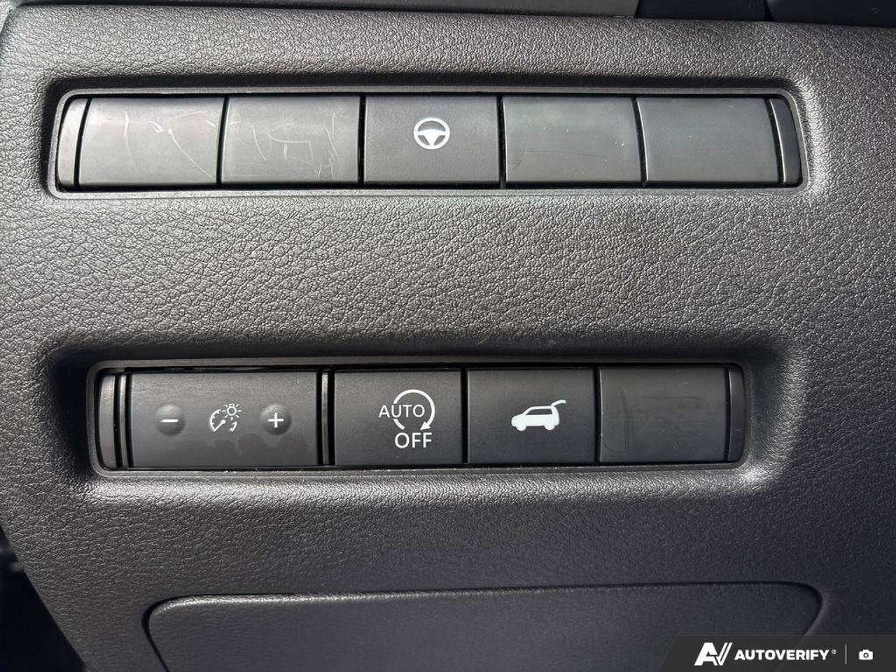 2025 Nissan Rogue SV Photo