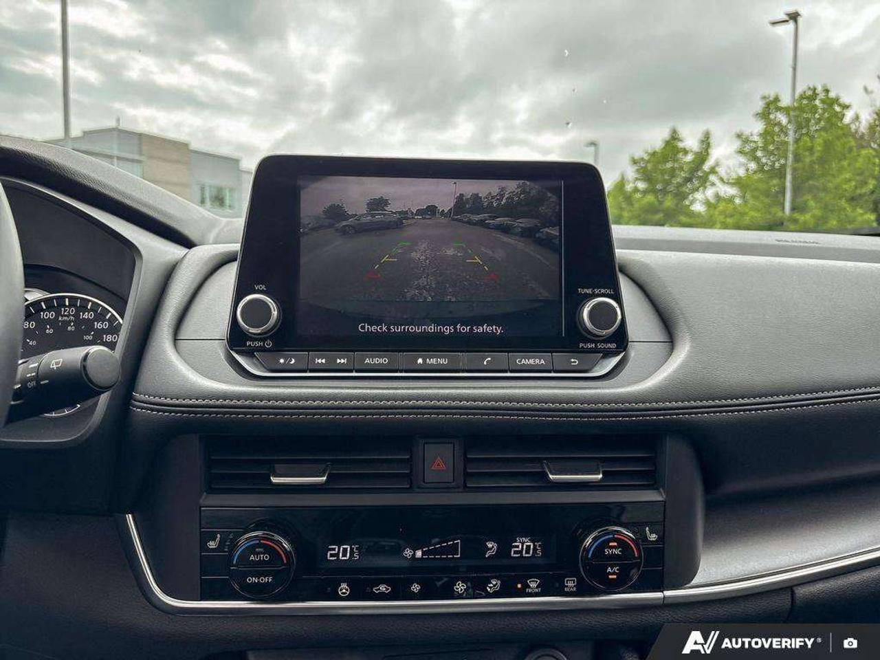 2025 Nissan Rogue SV Photo