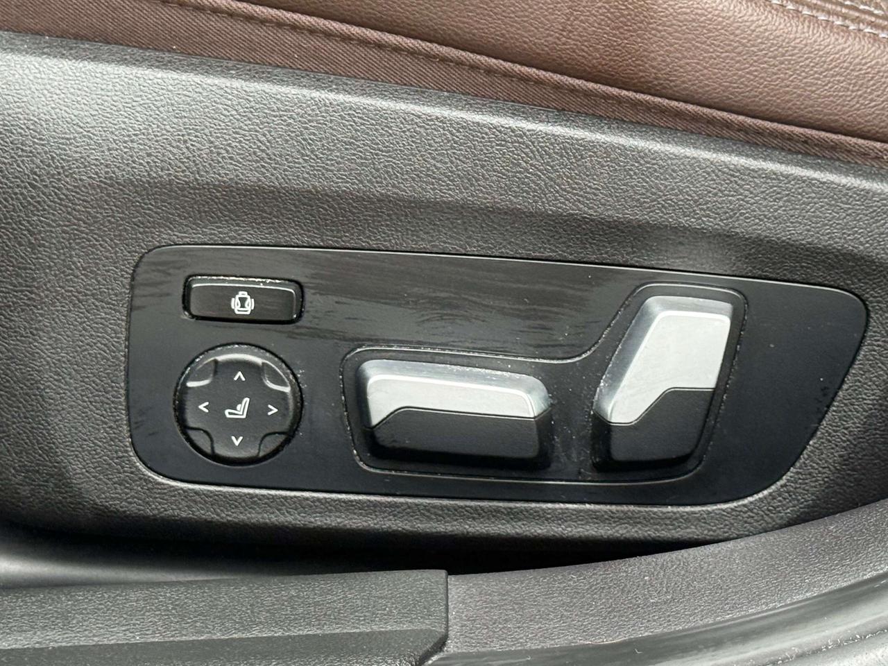 2021 BMW 335i Prem Enhanced l xDrive l 2.0T l HUD l 4cyl l Gas Photo