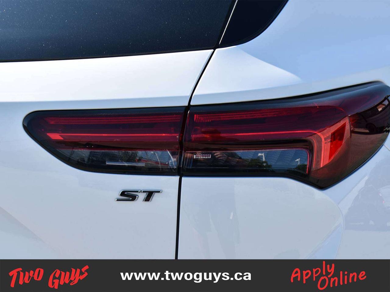 2023 Buick Envision Preferred ST   AWD   Panoroof   Htd Cloth   Lease Photo