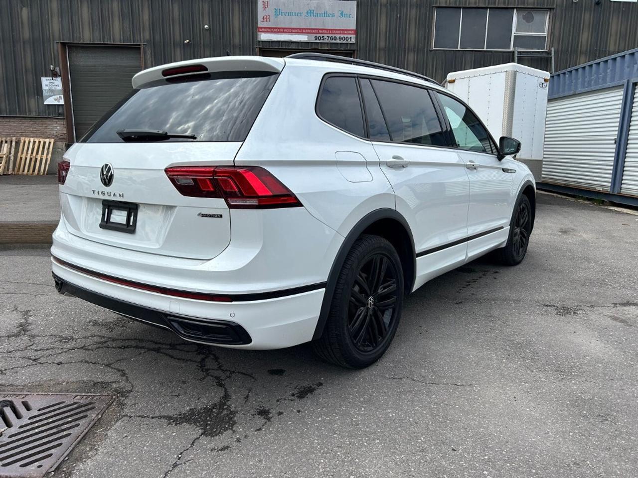 2022 Volkswagen Tiguan R-Line Black Edition 4MOTION   Leather   Panoramic Photo2