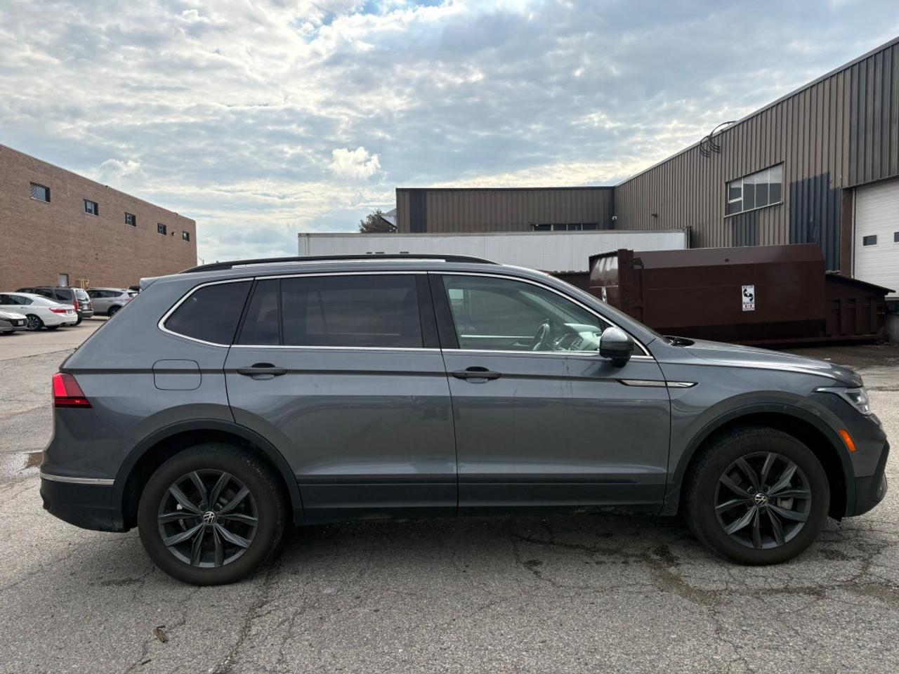 2022 Volkswagen Tiguan Comfortline 4MOTION   NAVI   Leather Interior   Re Photo
